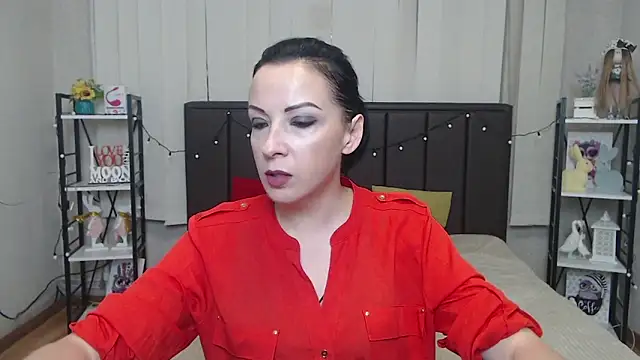 Snapshot of ElizabethSho chatting on 09-18-25, 05:04 ElizabethSho online show from 09-18-25, 05:04