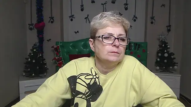 EmiliaGree online show from 12-15-25, 06:01