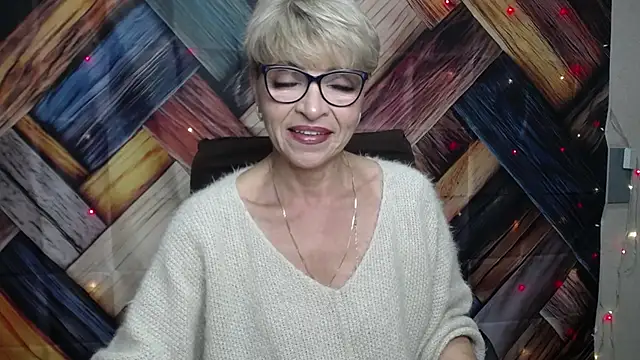 EllaBonito online show from 10-17-25, 05:32