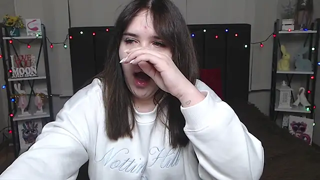 LauraHlot online show from 02-09-25, 12:39