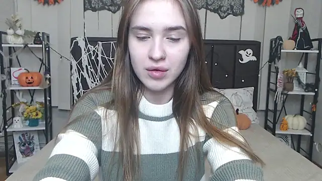 LauraHlot online show from 11-12-25, 06:36