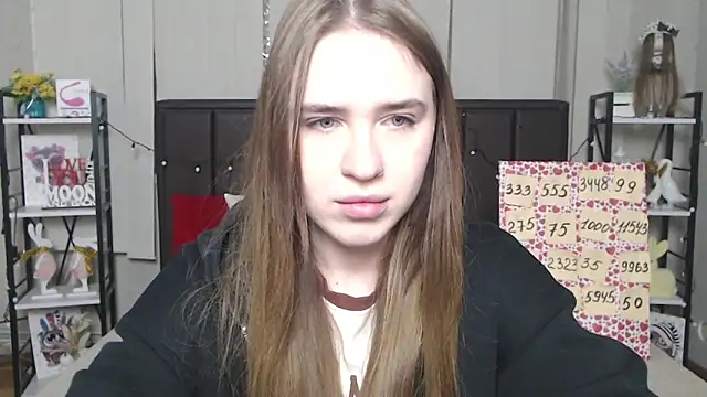 LauraHlot online show from 11-21-25, 06:39