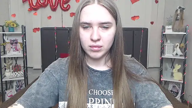 LauraHlot online show from 05-15-26, 06:15