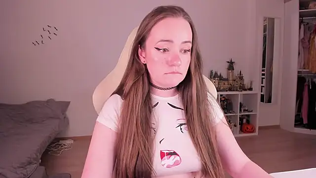 WalkingGirl online show from 12-03-25, 09:02