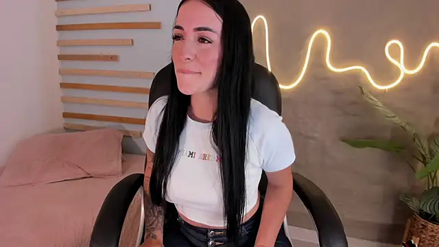 Snapshot of Sofia__rivera chatting on 12-19-24, 08:13 Sofia  rivera online show from 12-19-24, 08:13