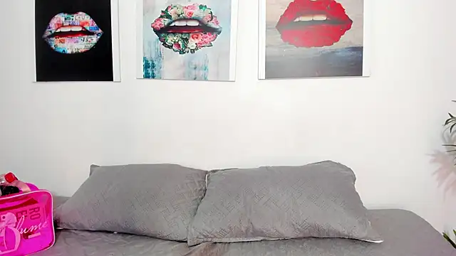 Snapshot of Sofia__rivera chatting on 01-28-25, 08:15 Sofia  rivera online show from 01-28-25, 08:15