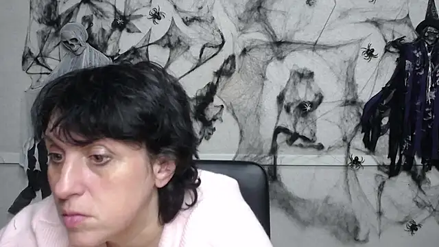 LuciaMii online show from 10-22-25, 05:02