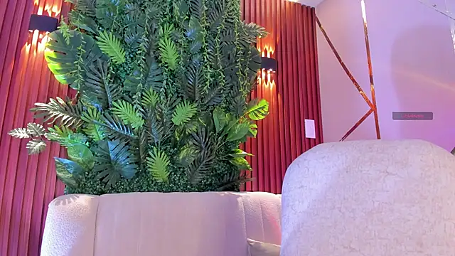 Snapshot of foxxxmegan chatting on 10-31-25, 03:13 foxxxmegan online show from 10-31-25, 03:13