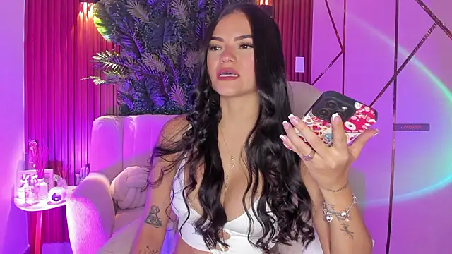 Snapshot of foxxxmegan chatting on 02-27-26, 05:57 foxxxmegan online show from 02-27-26, 05:57