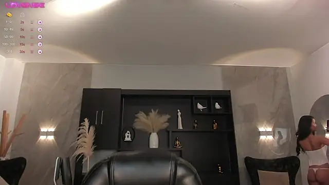 Snapshot of ValeriaVelvet chatting on 03-05-25, 11:49 ValeriaVelvet online show from 03-05-25, 11:49