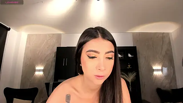 Snapshot of ValeriaVelvet chatting on 10-13-25, 12:05 ValeriaVelvet online show from 10-13-25, 12:05