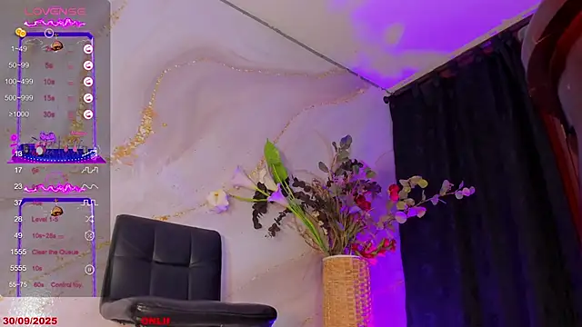 Snapshot of Karla-Ebony chatting on 09-30-25, 02:00 Karla-Ebony online show from 09-30-25, 02:00