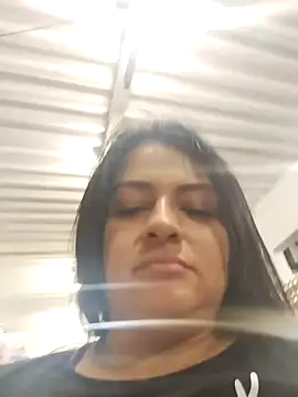 Snapshot of Linda_Lars chatting on 01-31-25, 06:35 Linda Lars online show from 01-31-25, 06:35