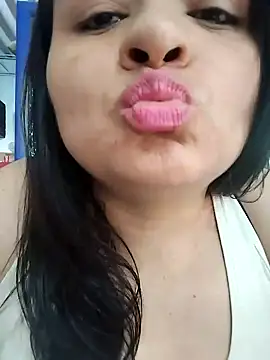 Snapshot of Linda_Lars chatting on 02-07-25, 03:30 Linda Lars online show from 02-07-25, 03:30