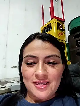 Snapshot of Linda_Lars chatting on 10-13-25, 04:12 Linda Lars online show from 10-13-25, 04:12