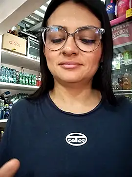 Snapshot of Linda_Lars chatting on 10-27-25, 02:43 Linda Lars online show from 10-27-25, 02:43