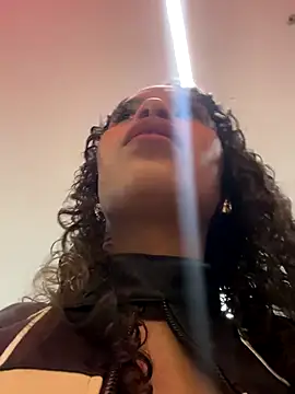 MarieLeon online show from 12-16-25, 08:47