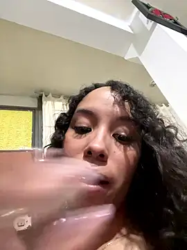 MarieLeon online show from 01-11-26, 10:37