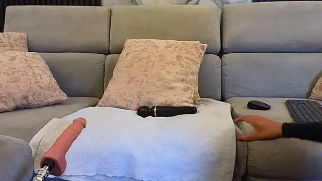 anellejones online show from 03-07-26, 07:44