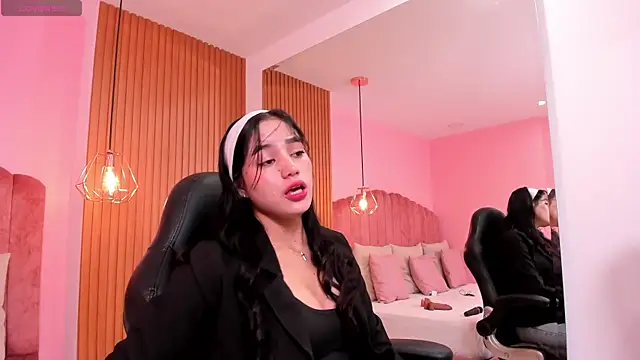 Snapshot of ariel_jonees chatting on 02-04-25, 04:50 ariel jonees online show from 02-04-25, 04:50