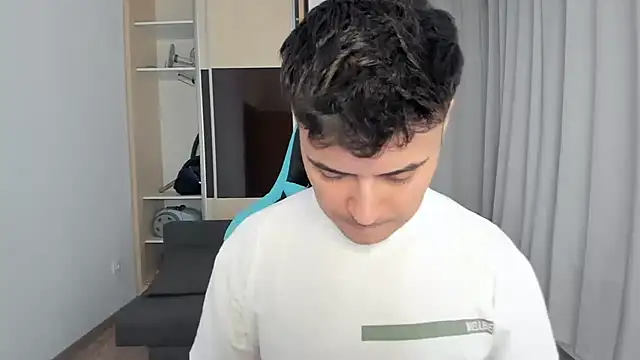 MatMalonne online show from 11-20-25, 01:44