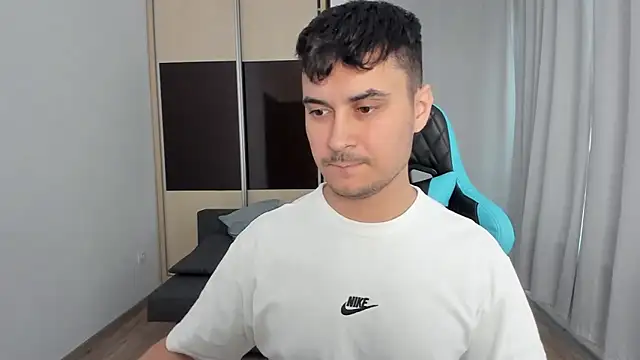 MatMalonne online show from 12-18-25, 01:17