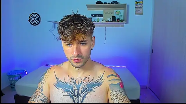 Snapshot of Ares_blue chatting on 05-16-26, 11:20 Ares blue online show from 05-16-26, 11:20