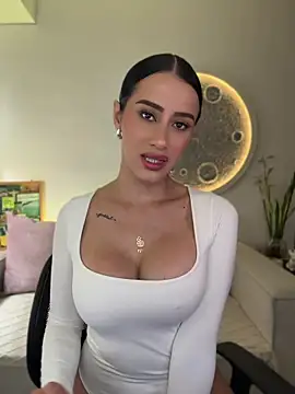 SarahhSmitth1 online show from 06-07-26, 03:49
