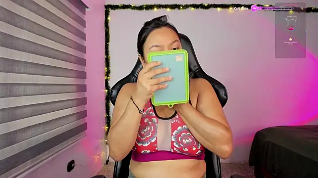 hollymollyxoxo online show from 07-17-26, 02:02
