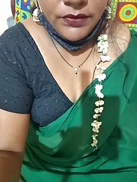 Snapshot of nisha_20 chatting on 02-21-25, 07:43 nisha 20 online show from 02-21-25, 07:43