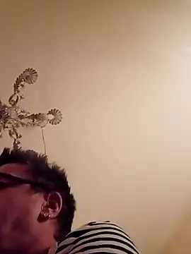 Snapshot of Bigpenis6y chatting on 10-11-25, 01:27 Bigpenis6y online show from 10-11-25, 01:27