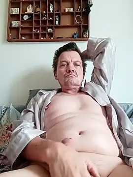 Snapshot of Bigpenis6y chatting on 10-17-25, 07:11 Bigpenis6y online show from 10-17-25, 07:11