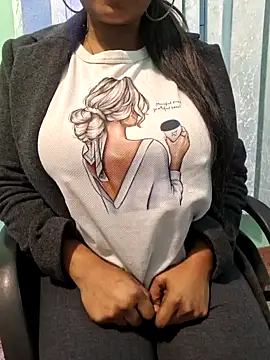 Snapshot of N-Natasha chatting on 01-01-25, 12:00 N-Natasha online show from 01-01-25, 12:00