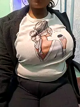 Snapshot of N-Natasha chatting on 01-01-25, 03:03 N-Natasha online show from 01-01-25, 03:03