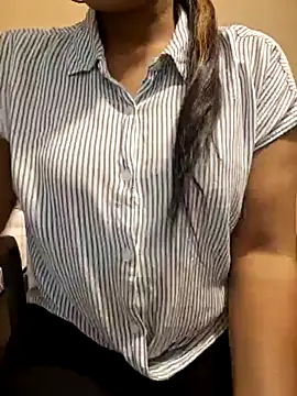 Snapshot of N-Natasha chatting on 02-14-25, 05:57 N-Natasha online show from 02-14-25, 05:57