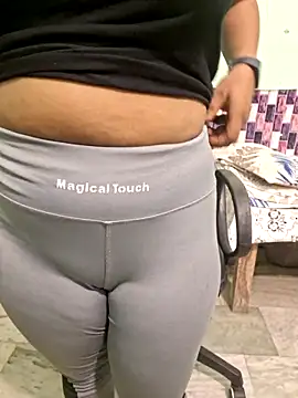 Snapshot of N-Natasha chatting on 09-09-25, 05:12 N-Natasha online show from 09-09-25, 05:12