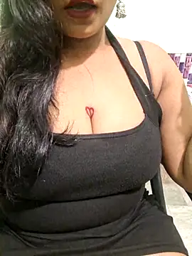 Snapshot of N-Natasha chatting on 09-10-25, 05:02 N-Natasha online show from 09-10-25, 05:02