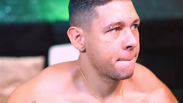 Snapshot of MassimoWalton2 chatting on 12-05-24, 12:08 MassimoWalton2 online show from 12-05-24, 12:08