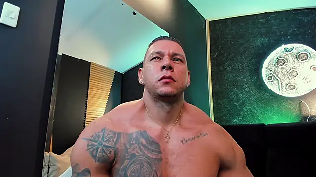 Snapshot of MassimoWalton2 chatting on 12-23-24, 01:08 MassimoWalton2 online show from 12-23-24, 01:08