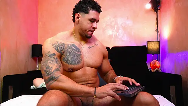 MassimoWalton2 online show from 04-06-26, 02:18