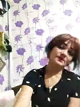 Snapshot of SweetLeila40 chatting on 12-30-24, 04:29 SweetLeila40 online show from 12-30-24, 04:29