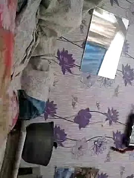 Snapshot of SweetLeila40 chatting on 01-08-25, 10:26 SweetLeila40 online show from 01-08-25, 10:26