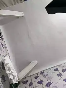 Snapshot of SweetLeila40 chatting on 02-04-25, 11:49 SweetLeila40 online show from 02-04-25, 11:49