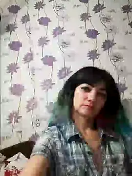 Snapshot of SweetLeila40 chatting on 02-14-25, 12:19 SweetLeila40 online show from 02-14-25, 12:19