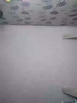 Snapshot of SweetLeila40 chatting on 09-11-25, 10:43 SweetLeila40 online show from 09-11-25, 10:43