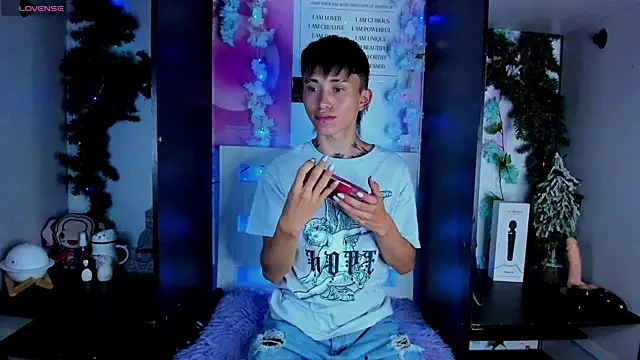 Snapshot of juniior_2311_ chatting on 02-06-25, 12:22 juniior 2311 online show from 02-06-25, 12:22