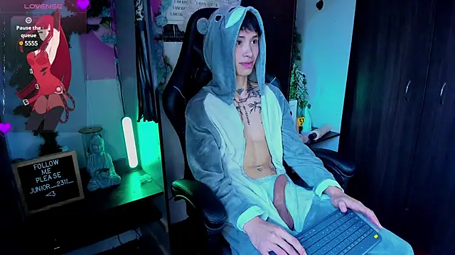 Snapshot of juniior_2311_ chatting on 03-14-25, 02:30 juniior 2311 online show from 03-14-25, 02:30