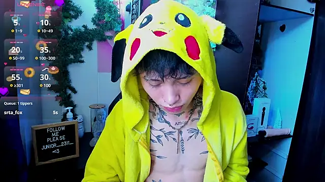 Snapshot of juniior_2311_ chatting on 03-20-25, 12:00 juniior 2311 online show from 03-20-25, 12:00