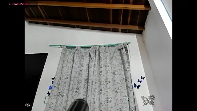 Snapshot of Laila_Laly chatting on 06-18-26, 05:17 Laila Laly online show from 06-18-26, 05:17