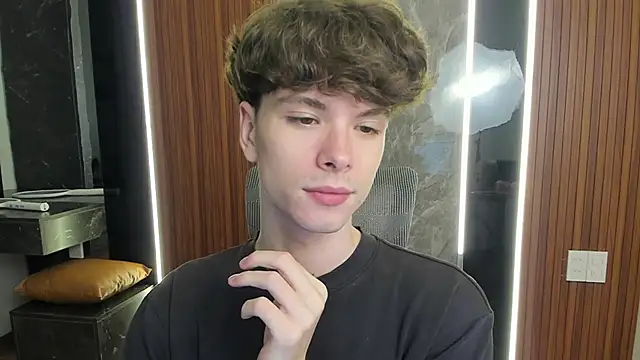 Snapshot of calvin_love_you chatting on 04-29-26, 05:06 calvin love you online show from 04-29-26, 05:06